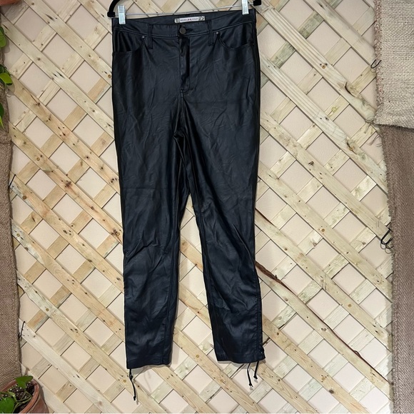 Chelsea and Violet Black Faux Leather Size 31 - Picture 1 of 8